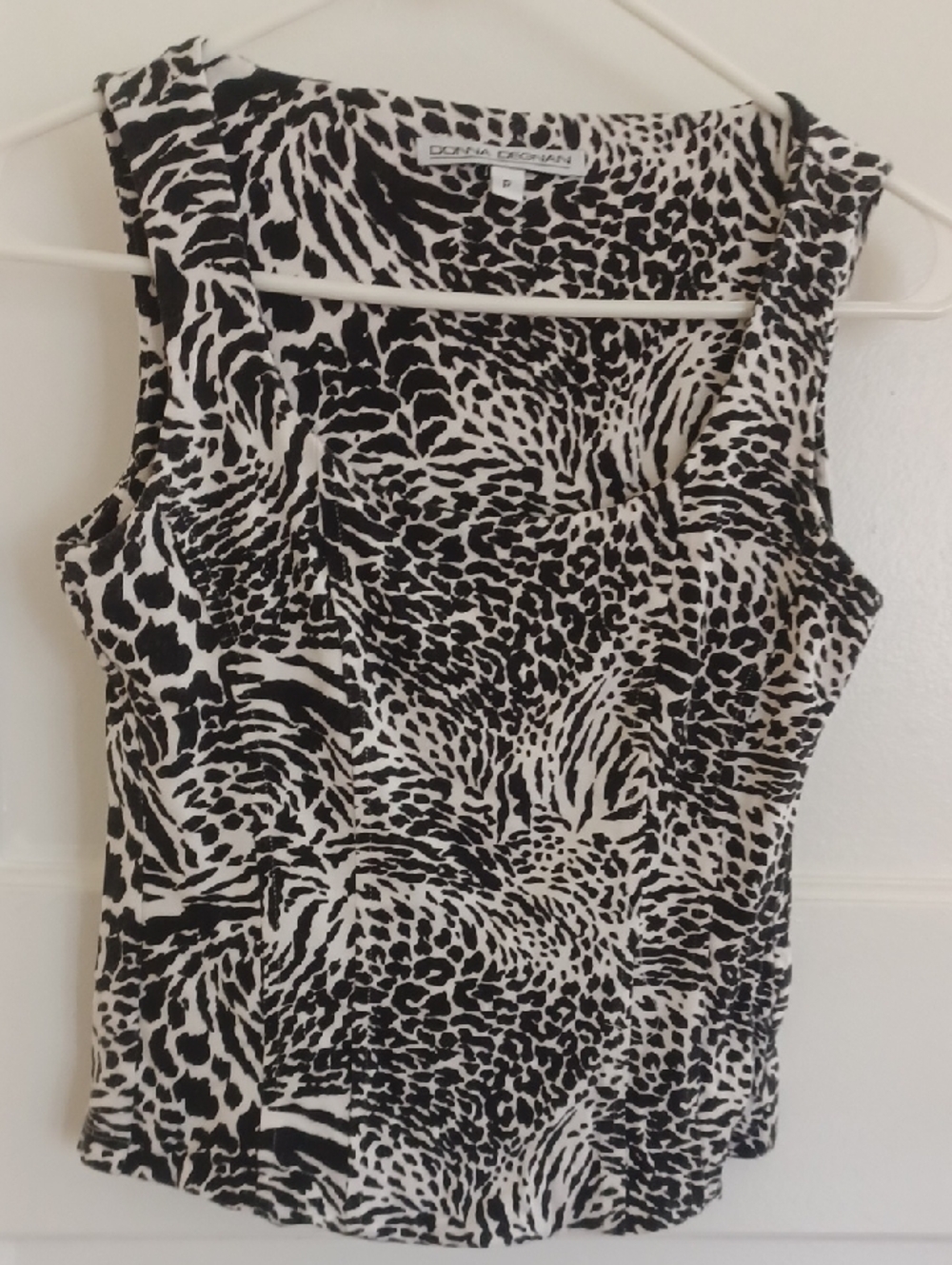 Dynamite Black & White Animal-Print Sleeveless Camisole